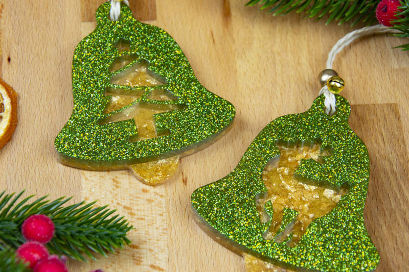 WeihnachtsGlocken im 2erSet, grün/gold mit kleinen Glöckchen